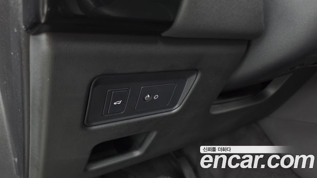 Land Rover Discovery 5 2.0 SD4 SE 2020 — фото 28