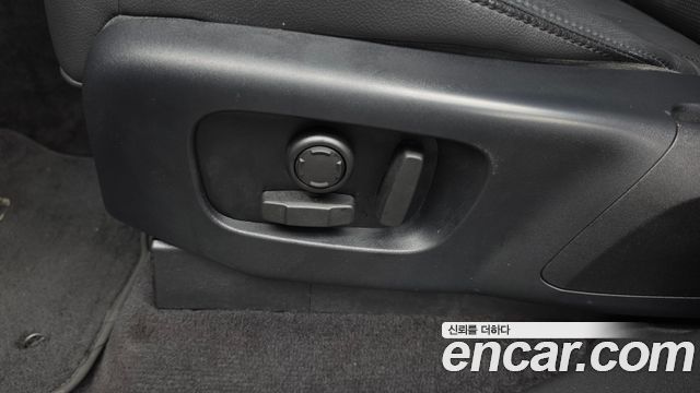 Land Rover Discovery 5 2.0 SD4 SE 2020 — фото 31