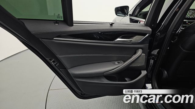 BMW 5 Series (G30) 530i M Sport Package 2023 — фото 25