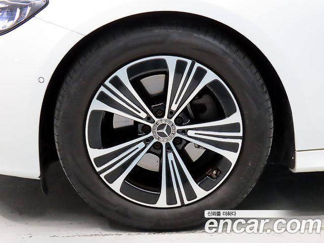 Mercedes-Benz E-Class (W214) E200 Avantgarde 2024 — фото 24