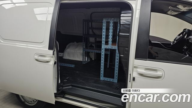 Hyundai Staria Cargo 3-Seater Smart 2022 — фото 11