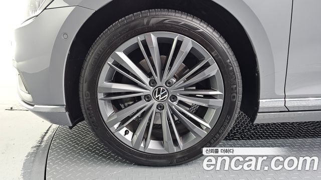 Volkswagen Passat GT (B8) 2.0 TDI 4Motion Prestige 2022 — фото 5