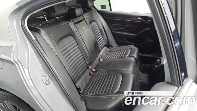 Volkswagen Passat GT (B8) 2.0 TDI 4Motion Prestige 2022 — фото 11