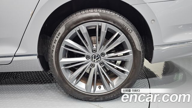 Volkswagen Passat GT (B8) 2.0 TDI 4Motion Prestige 2022 — фото 21