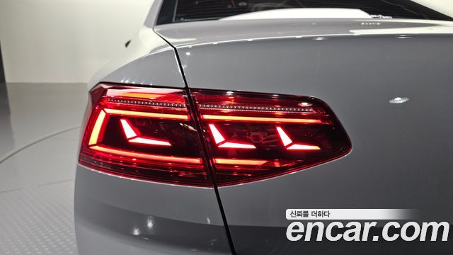 Volkswagen Passat GT (B8) 2.0 TDI 4Motion Prestige 2022 — фото 23