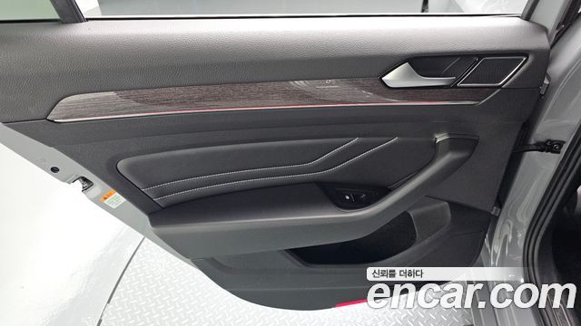 Volkswagen Passat GT (B8) 2.0 TDI 4Motion Prestige 2022 — фото 25