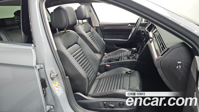 Volkswagen Passat GT (B8) 2.0 TDI 4Motion Prestige 2022 — фото 26
