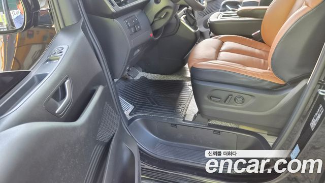 Hyundai Staria L3.5 Tourer 9-Seater Modern 2023 — фото 16