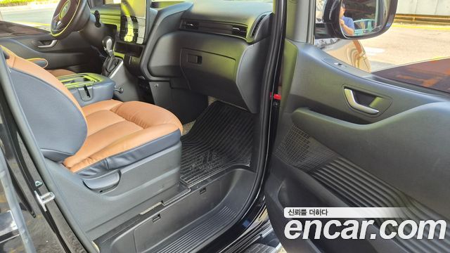 Hyundai Staria L3.5 Tourer 9-Seater Modern 2023 — фото 21