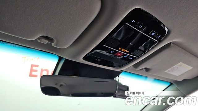 Hyundai Grandeur (GN7) 2,5 Gasoline 2WD Exclusive 2023 — фото 18