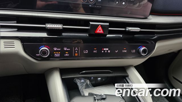 Kia Sportage (V) Gasoline 1.6 Turbo 2WD Signature X Line 2025 — фото 17