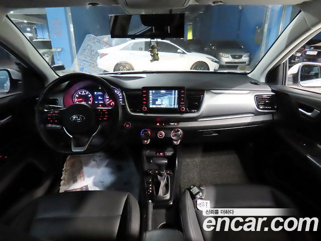 Kia Stonic 1.4 Trendy 2019 — фото 5