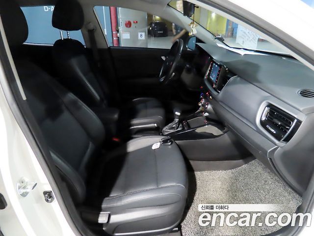 Kia Stonic 1.4 Trendy 2019 — фото 8