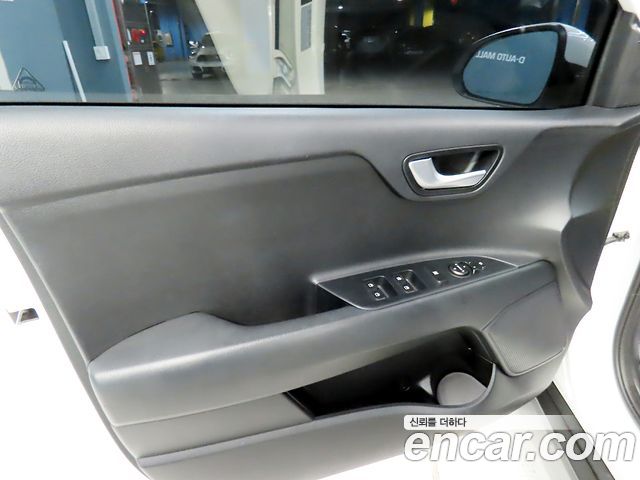 Kia Stonic 1.4 Trendy 2019 — фото 18