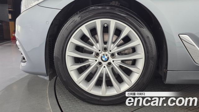 BMW 5 Series (G30) 520d Luxury Special Edition 2018 — фото 5
