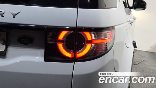 Land Rover Discovery Sport 2.0 TD4 SE 2018 — фото 23