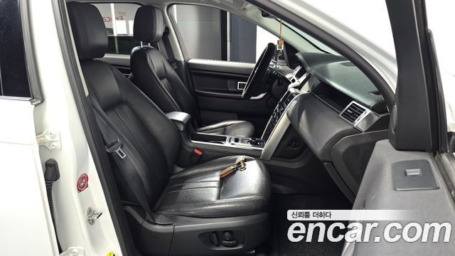 Land Rover Discovery Sport 2.0 TD4 SE 2018 — фото 26