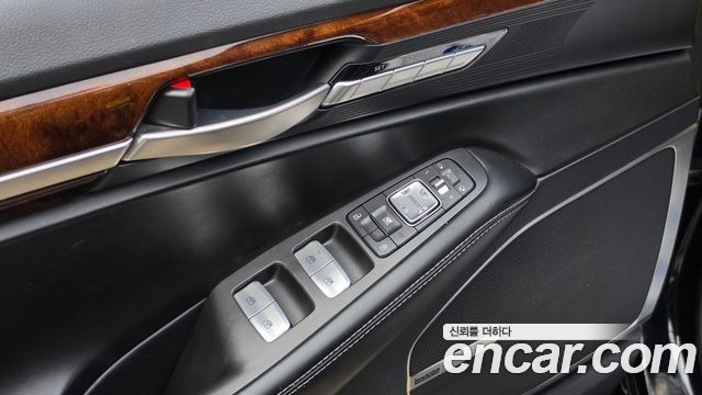 Genesis EQ900 3.3 T-GDI AWD Premiun Luxury 2016 — фото 18