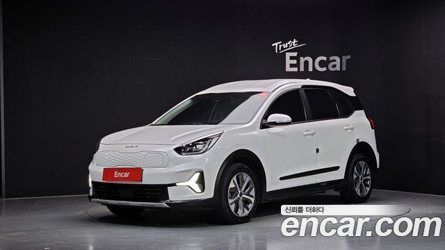 Kia Niro Plus Earth 2023 — фото 1