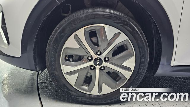 Kia Niro Plus Earth 2023 — фото 5
