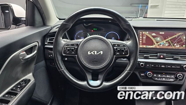 Kia Niro Plus Earth 2023 — фото 13