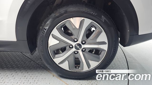 Kia Niro Plus Earth 2023 — фото 21