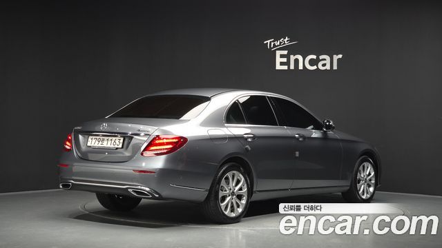 Mercedes-Benz E-Class (W213) E220d 4MATIC Exclusive 2020 — фото 2