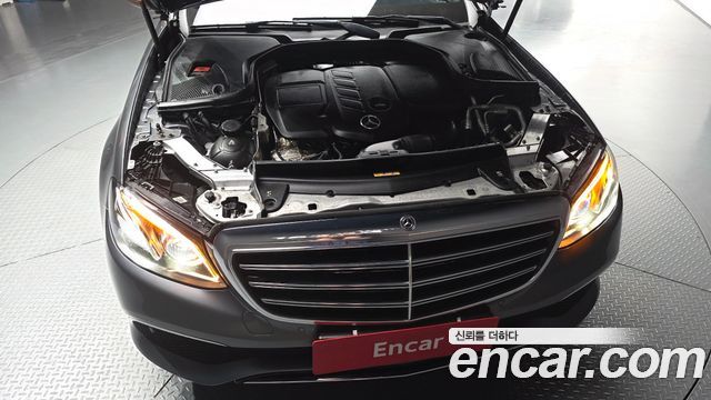 Mercedes-Benz E-Class (W213) E220d 4MATIC Exclusive 2020 — фото 6