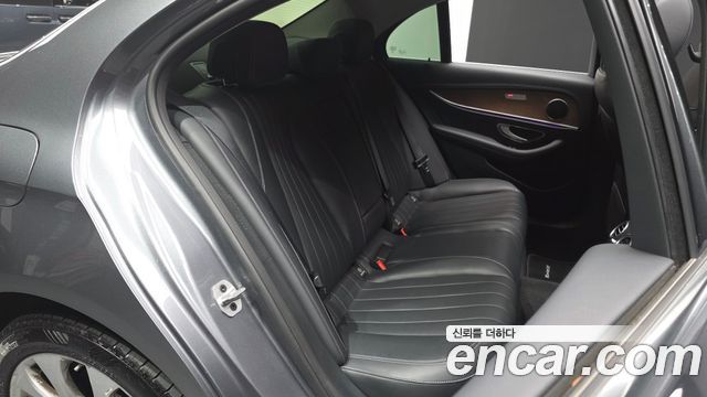 Mercedes-Benz E-Class (W213) E220d 4MATIC Exclusive 2020 — фото 11