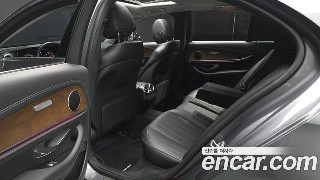 Mercedes-Benz E-Class (W213) E220d 4MATIC Exclusive 2020 — фото 12