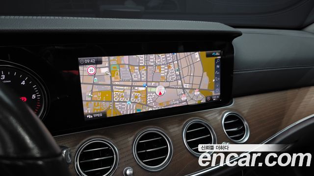 Mercedes-Benz E-Class (W213) E220d 4MATIC Exclusive 2020 — фото 15