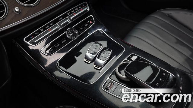 Mercedes-Benz E-Class (W213) E220d 4MATIC Exclusive 2020 — фото 17