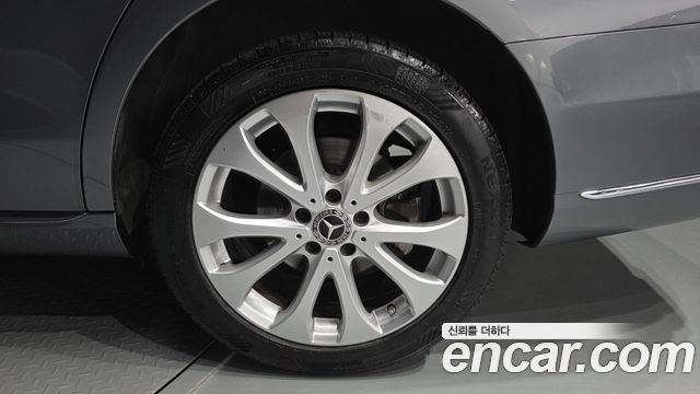 Mercedes-Benz E-Class (W213) E220d 4MATIC Exclusive 2020 — фото 21