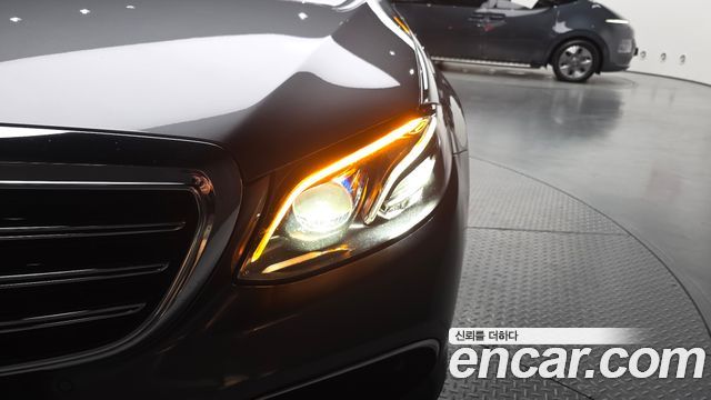 Mercedes-Benz E-Class (W213) E220d 4MATIC Exclusive 2020 — фото 22