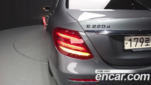 Mercedes-Benz E-Class (W213) E220d 4MATIC Exclusive 2020 — фото 23