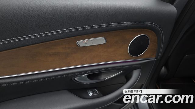 Mercedes-Benz E-Class (W213) E220d 4MATIC Exclusive 2020 — фото 28