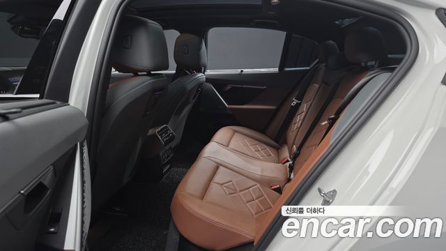BMW 5 Series (G60) 530i xDrive M Sport 2024 — фото 26