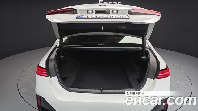 BMW 5 Series (G60) 530i xDrive M Sport 2024 — фото 30