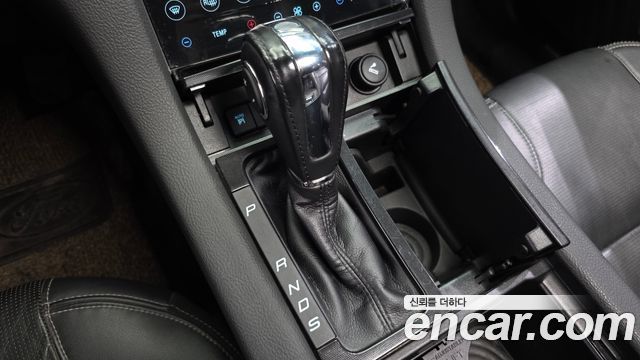 Ford Taurus 2.0 Limited EcoBoost 6th 2017 — фото 9