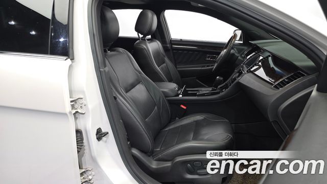 Ford Taurus 2.0 Limited EcoBoost 6th 2017 — фото 11