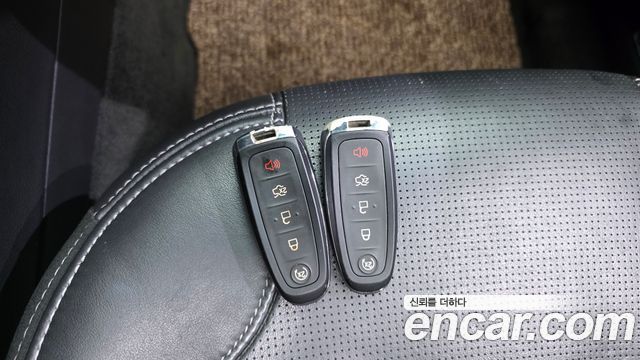 Ford Taurus 2.0 Limited EcoBoost 6th 2017 — фото 17