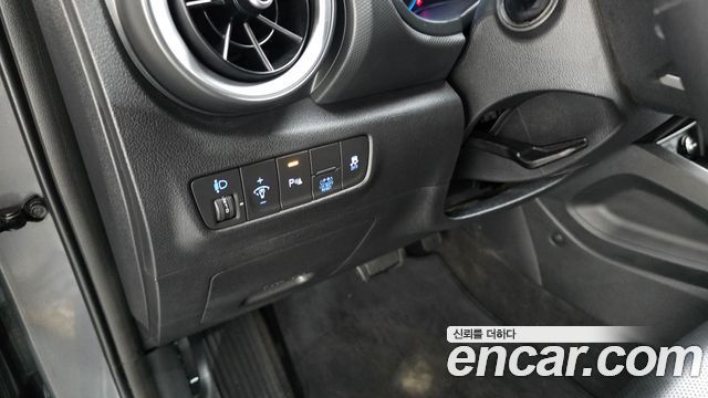 Hyundai Kona Hybrid Modern 2023 — фото 18
