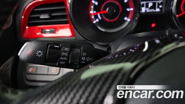 KG Mobility (SsangYong) Tivoli LX 2WD HI-DLX 2015 — фото 20