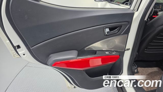 KG Mobility (SsangYong) Tivoli LX 2WD HI-DLX 2015 — фото 25