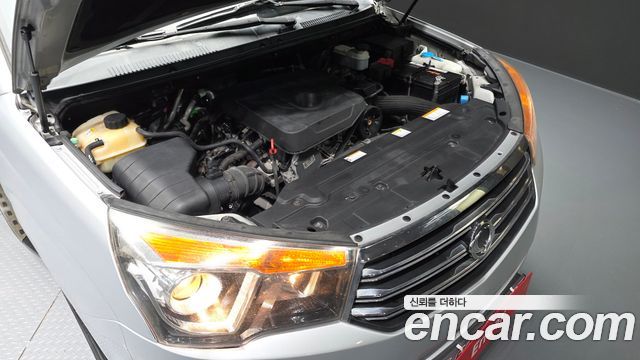 KG Mobility (SsangYong) Korando Turismo 4WD 9-Seater Adventure 60th Edition 2015 — фото 6