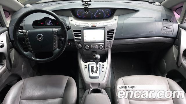 KG Mobility (SsangYong) Korando Turismo 4WD 9-Seater Adventure 60th Edition 2015 — фото 7