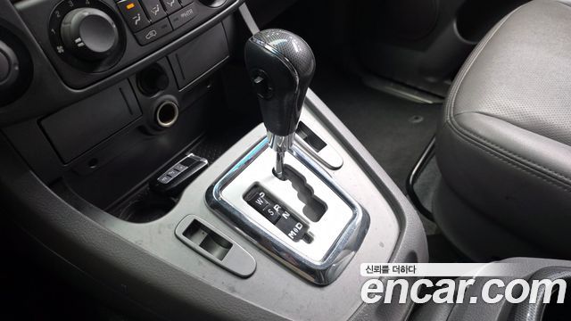KG Mobility (SsangYong) Korando Turismo 4WD 9-Seater Adventure 60th Edition 2015 — фото 9