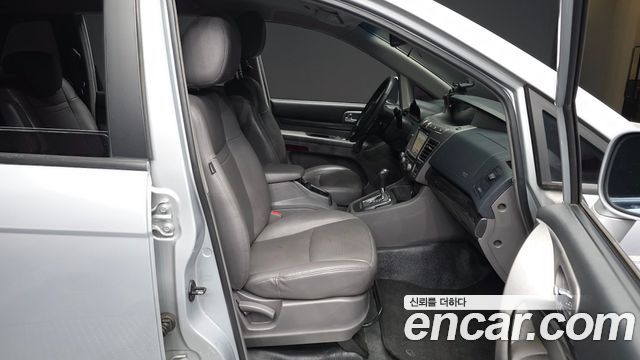 KG Mobility (SsangYong) Korando Turismo 4WD 9-Seater Adventure 60th Edition 2015 — фото 11