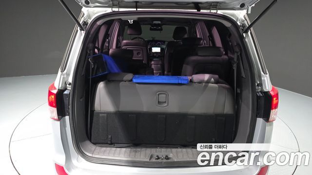 KG Mobility (SsangYong) Korando Turismo 4WD 9-Seater Adventure 60th Edition 2015 — фото 20