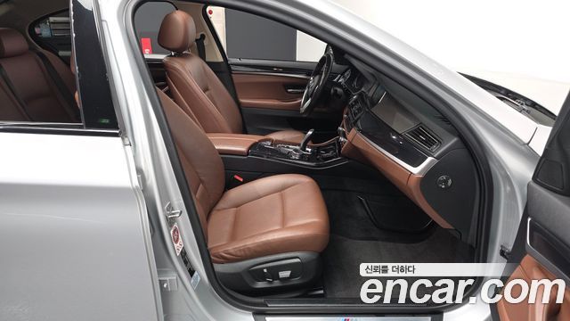 BMW 5 Series (F10) 520d xDrive M Aero Dynamic 2016 — фото 11